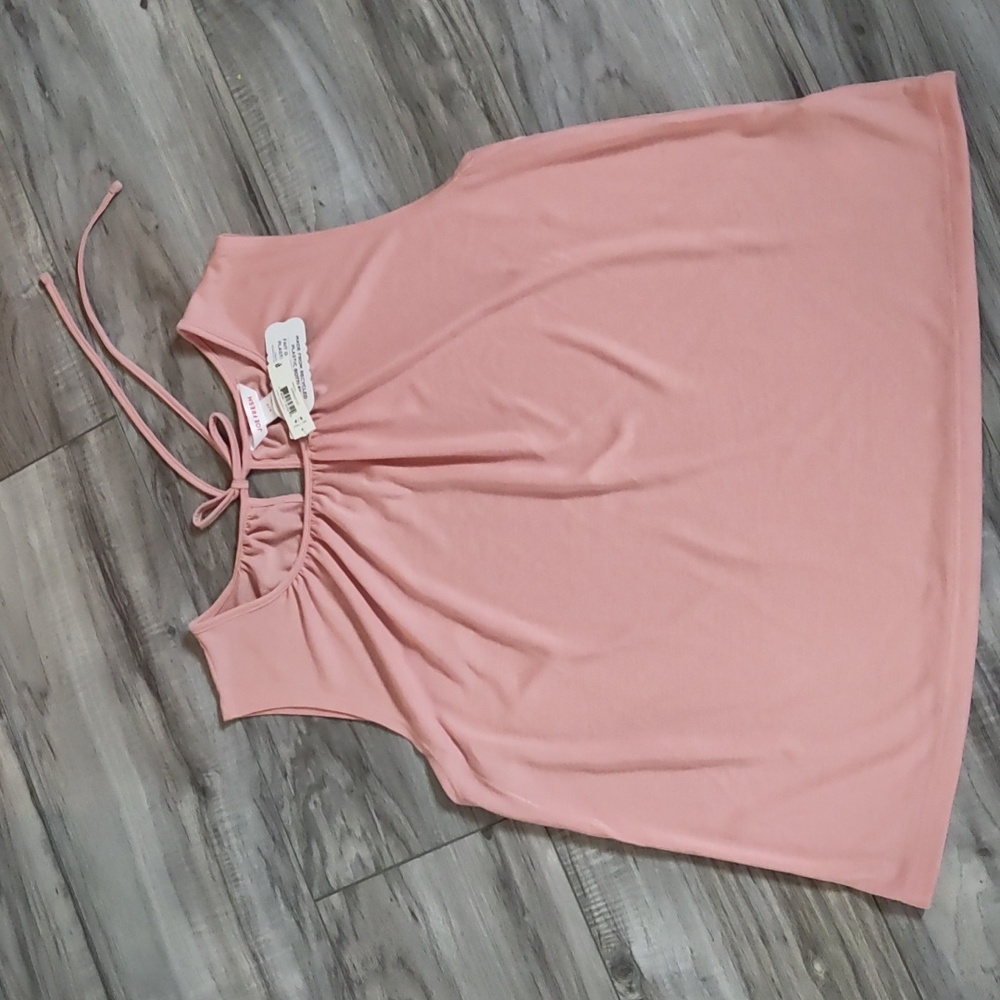 New soft pink tank top! Made from recycled plastic bottles! ♻️